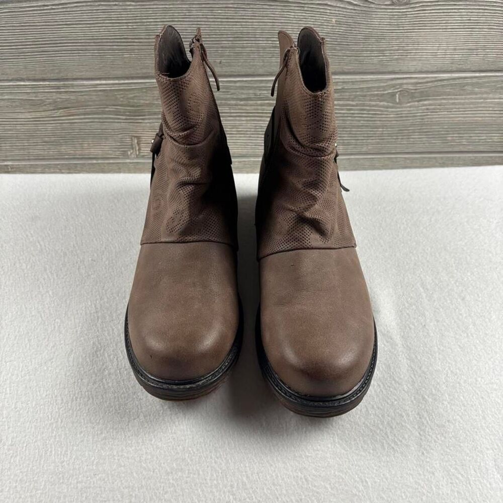 Patrizia Brown Leather Ankle Boots Women’s 8 Western Moto Buckle Booties